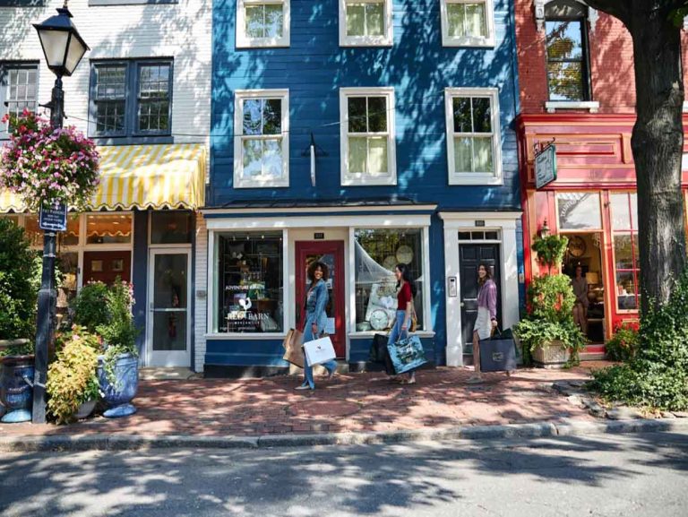 Top 10 Must-See Attractions in Alexandria: A Personal Guide to the Best Spots